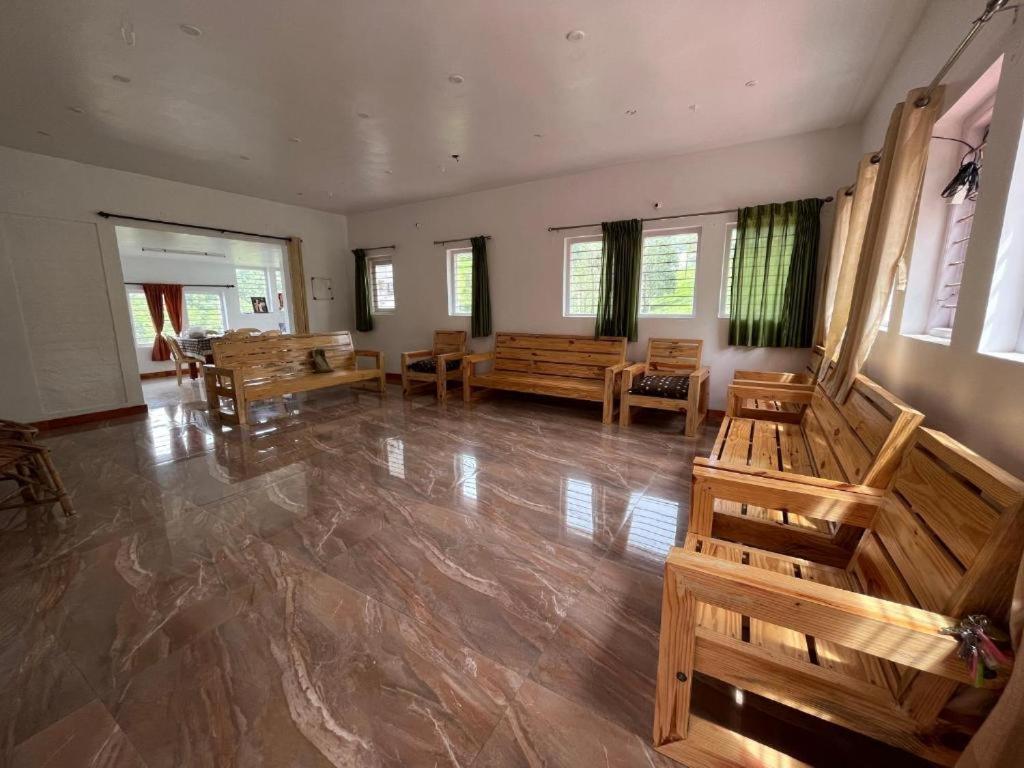 Hill Park Hotel Ooty Ngoại thất bức ảnh