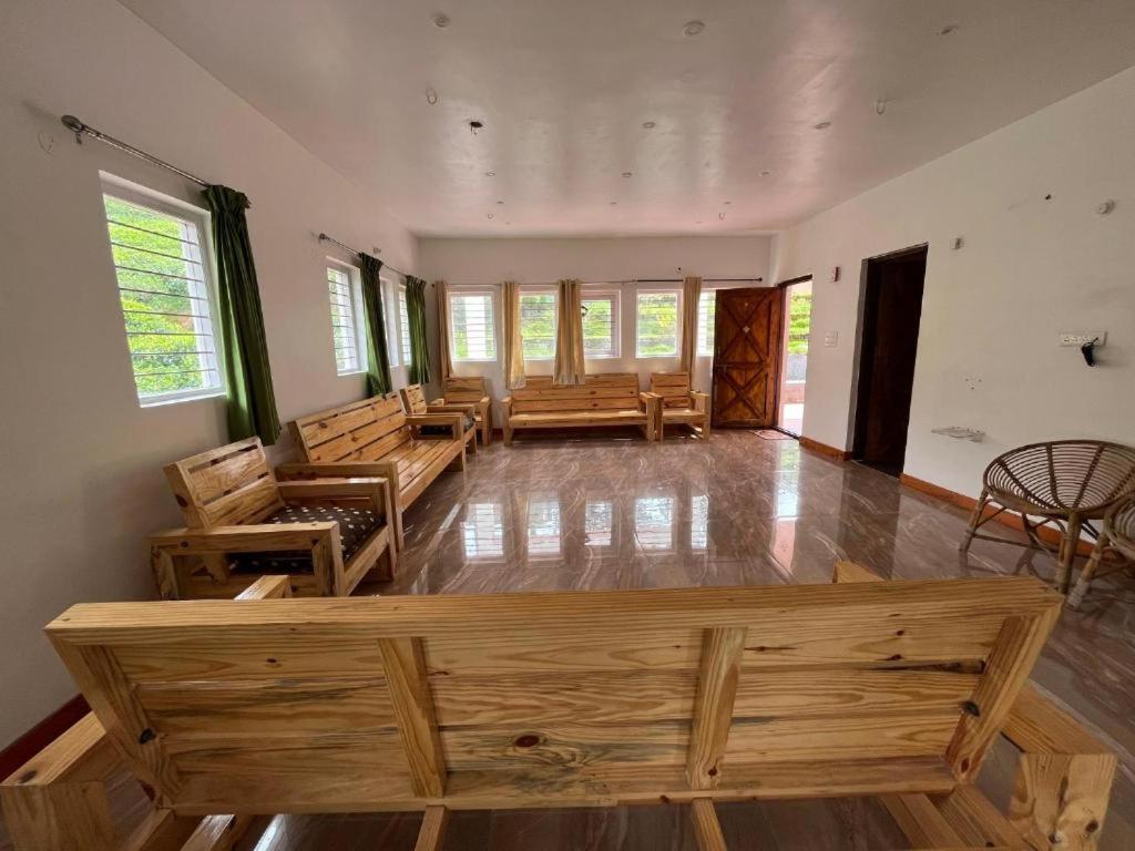 Hill Park Hotel Ooty Ngoại thất bức ảnh